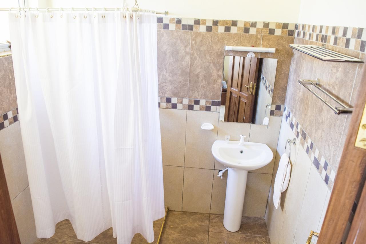 Pawenzi Serviced Apartments Mombassa Buitenkant foto